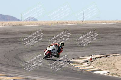 media/Oct-30-2025-Racers Edge (Thu) [[dabbdaf680]]/3-B Group/Session 2 (Bowl Exit)/